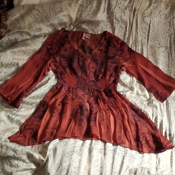 🌹Stunning tunic - Picture 2 of 5